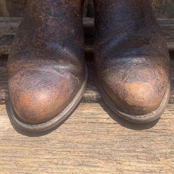 🤎🤍🖤Frye Deborah Studded Western Short Boots $598 Made in Spain 🇪🇸 - Picture 15 of 16